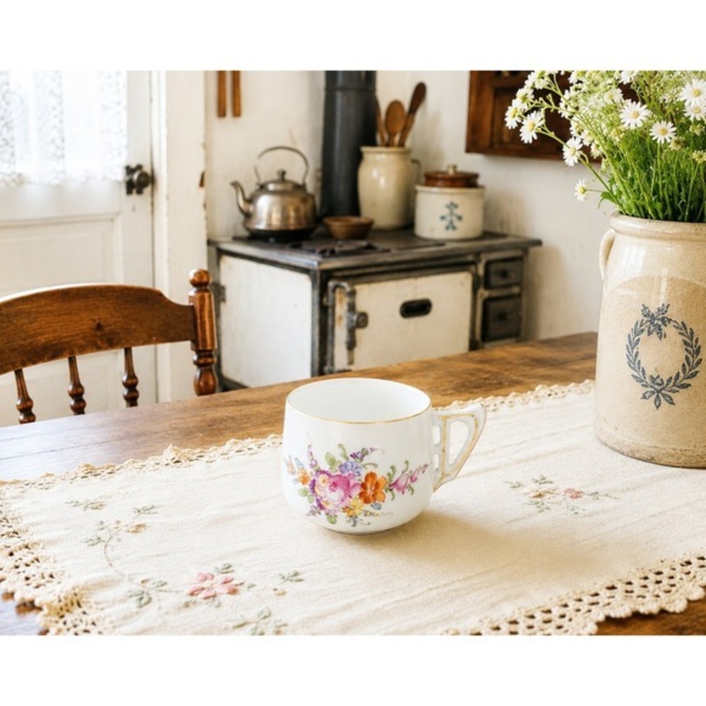 Antique Dresden‎ 1901-1914 Porcelain Hand Painted Floral Tea Cup